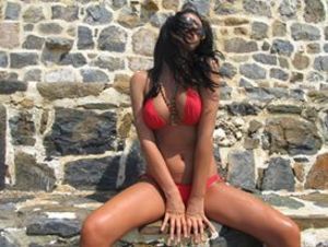 Eartha from  is interested in nsa sex with a nice, young man