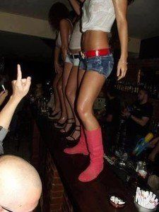 19-Year-Old Francesca from Virginia Wants Mature Play